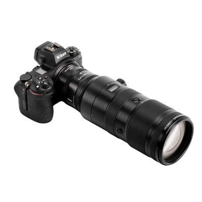 Telekonverter im Einsatz an einer Nikon Z Kamera seitliche Ansicht 
