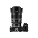 Schwarzes Viltrox Objektiv mit Gehäuse und Blende Ansicht von oben