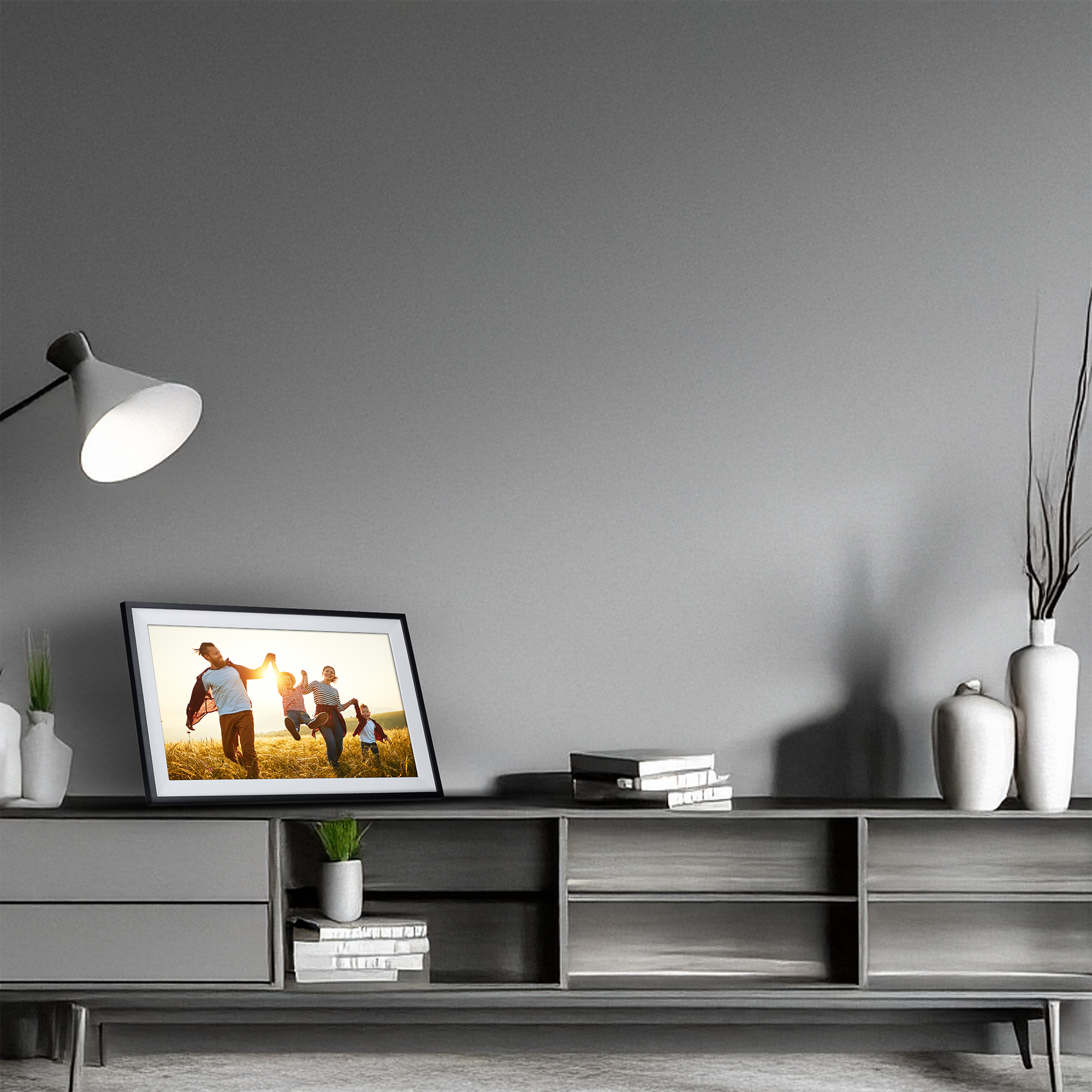 Smart Photo Frame | 15.6" Diagonal | WiFi | Frameo App | Model 151