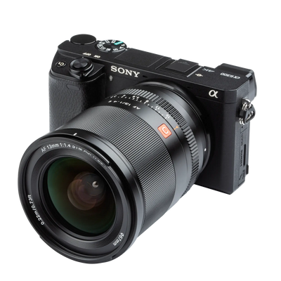 Rollei Objektive B-Ware: Objektiv AF 13 mm F/1.4 E mit Sony E-Mount